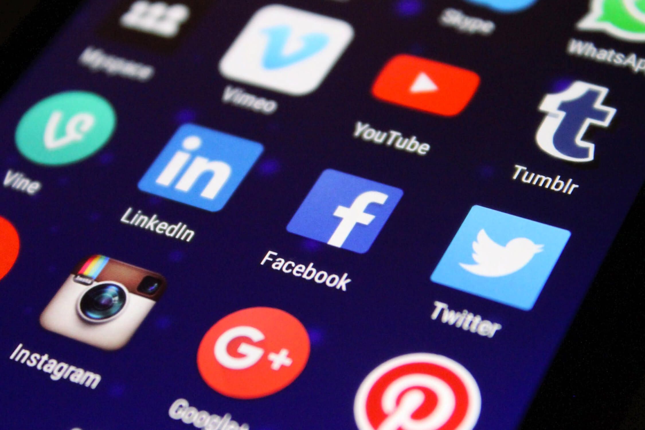 Social Media with Synchronicity